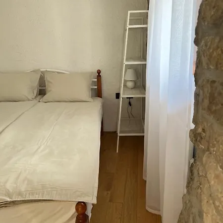 Guesthouse 45 Dutovlje Exterior photo